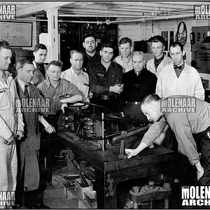 Vintage Factory Photo Mechanic School – Molenaar Harley 1940s